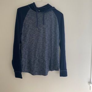 Express lightweight knit pullover with drawstring hood size M